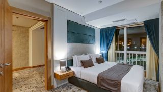 سوئیت جونیور دو تخته با خواب رو به حرم