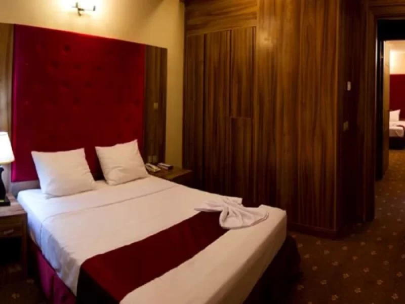 سوئیت دوخوابه چهارنفره(اقامت با صبحانه)